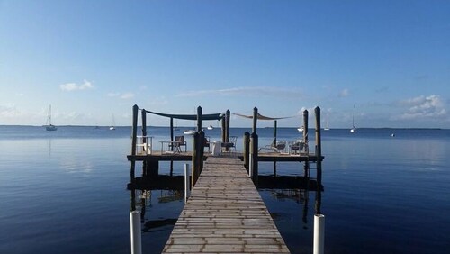 Bayfront Cottage Located on the Bay in Sunset Cove with Sandy Beach