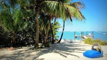 Chaise longue, serviettes de plage
