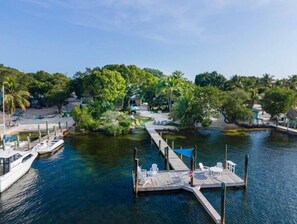 Marina - Bayfront Cottage Located on the Bay in Sunset Cove with Sandy Beach (Key Largo)