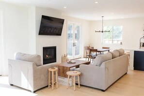 Fireplace - 4BR/2.5BA Home 3 Blocks to Beach (Half Moon Bay)
