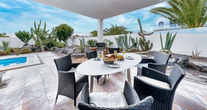 Casa Eden - Zone naturiste, intimité totale, piscine privée et BBQ By Lanzarote Vacation Homes