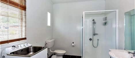 Towels, soap, shampoo, toilet paper