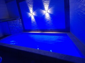 温水プール