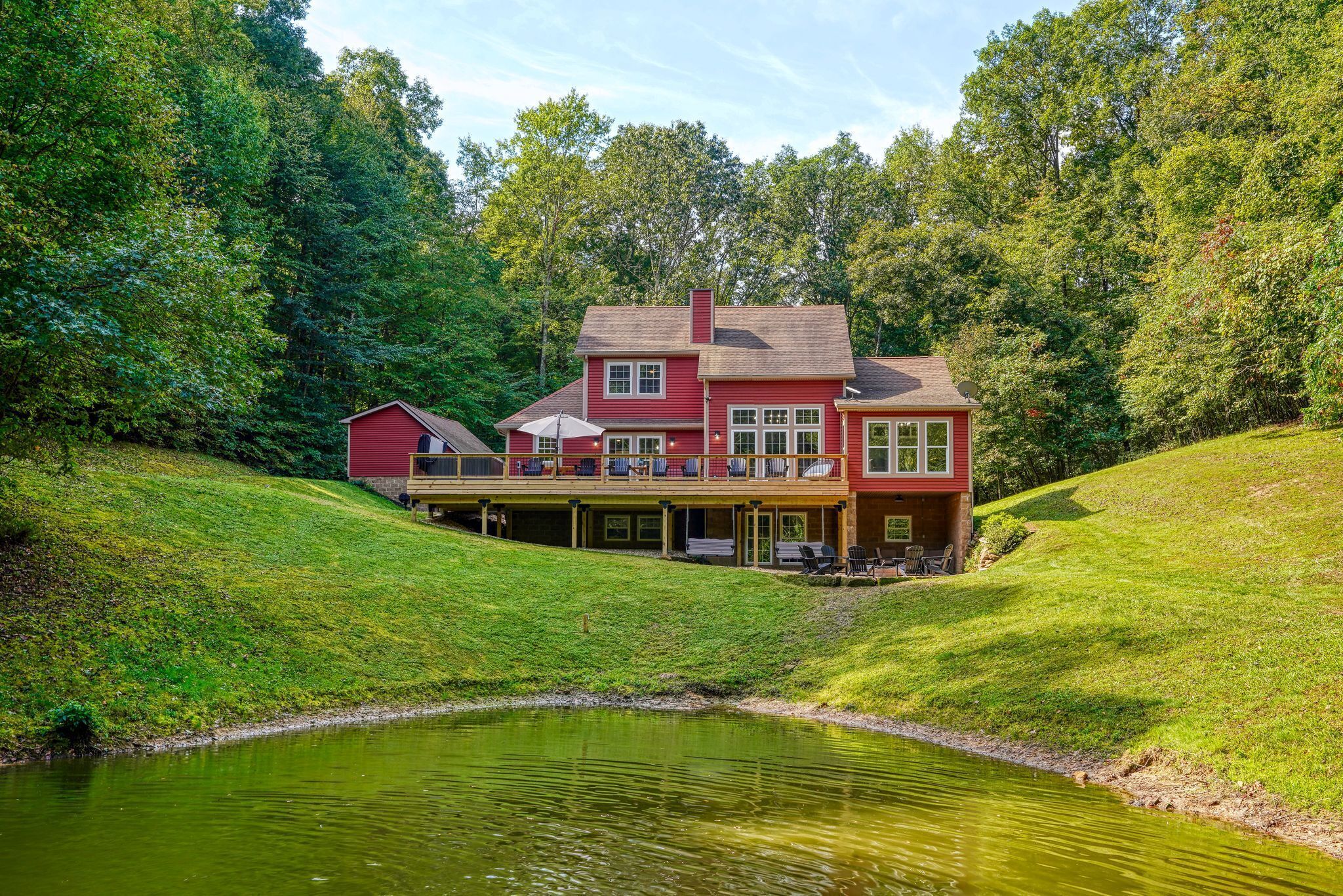 Rockhouse Luxury Home with Private Pond