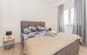 1 quarto, Wi-Fi de cortesia, roupa de cama