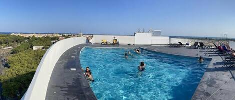 Piscine extérieure, piscine chauffée