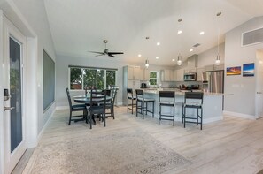 Dining - Beautiful New Home on Weeki Wachee River with boat dock (Spring Hill)