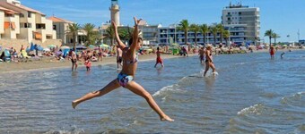 P2 Rez-de-jardin BORD DE MER Grande terrasse et garage