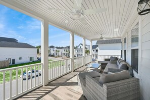 المنطقة المحيطة بالمنشأة