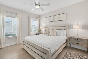 4 عدّة غرف نوم ومكواة/لوح كي وسرير سفر وواي فاي مجانًا