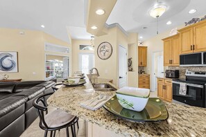 Interior - Gulf Access, Heated Saltwater Pool - Cape Coastal - Roelens Vacations (Cape Coral)