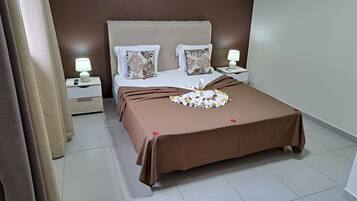 1 bedroom, in-room safe, iron/ironing board, free WiFi