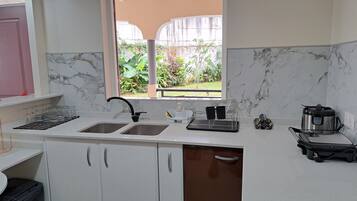 Fridge, microwave, oven, stovetop