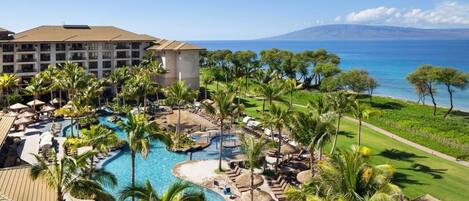 Piscina all'aperto, una piscina riscaldata