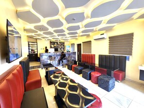 Bar (on property) - Buddiez Hotel & Resort (Enugu)