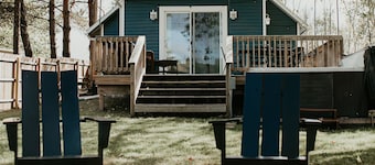 Lake Forest Cottage - Dog Friendly w/ Hot Tub, Firepit and Kayaks