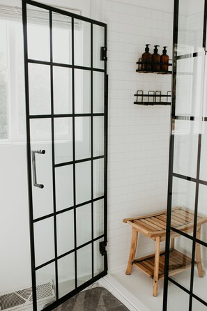 Interior - Lake Forest Cottage - Dog Friendly w/ Hot Tub, Firepit and Kayaks (Six Lakes)