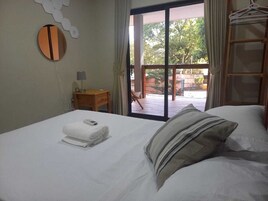 Comfort Room | Individually furnished, bed sheets