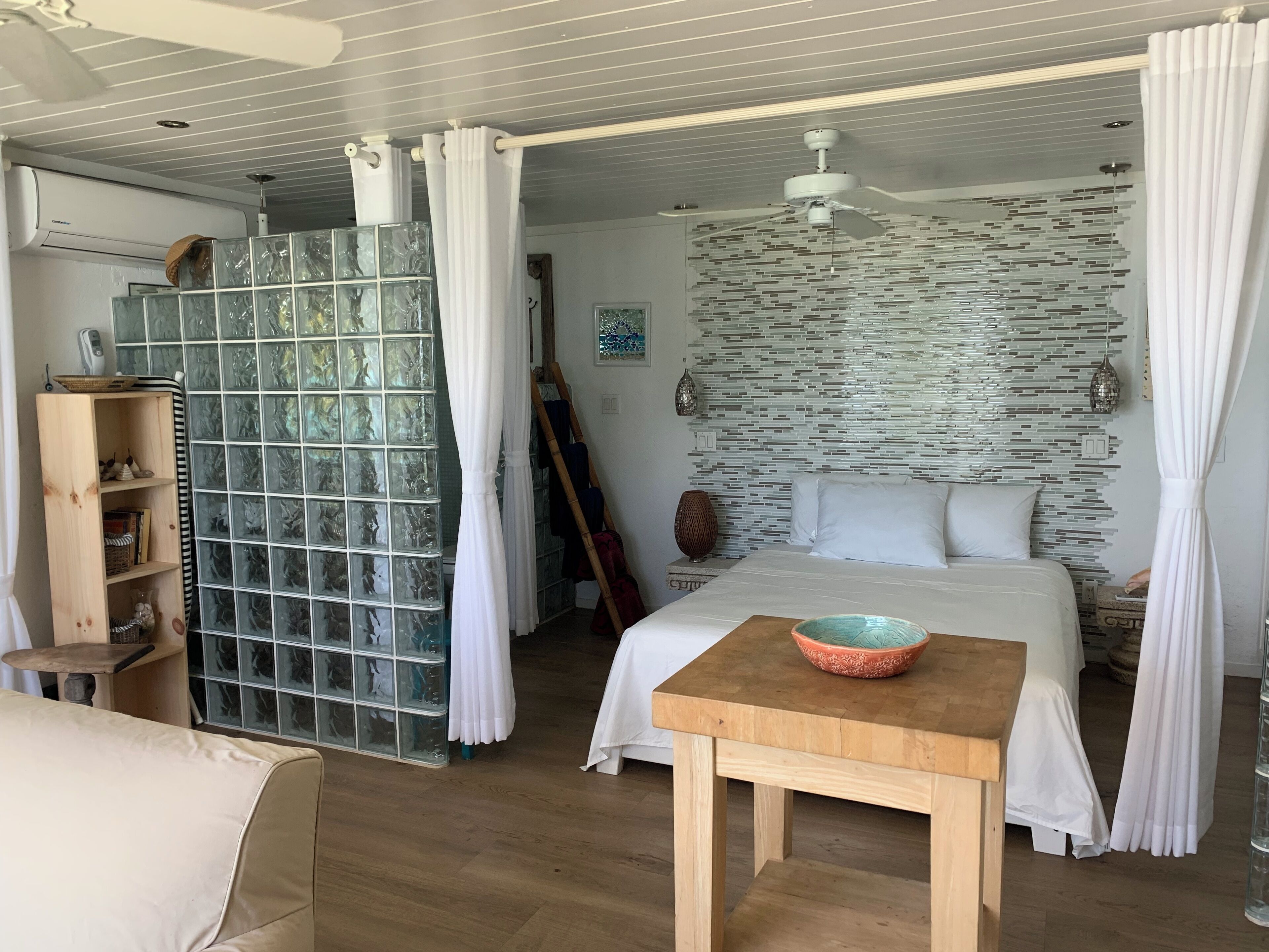 1 bedroom, in-room safe, iron/ironing board, free WiFi