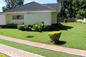 Exterior - The Hawks Bed and Breakfast  (Harare)