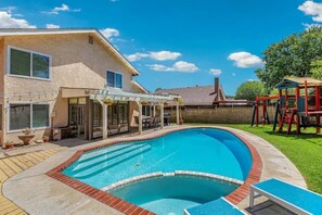 Ulkouima-allas, lämmitetty uima-allas