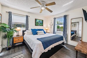 2 bedrooms, desk, iron/ironing board, free WiFi