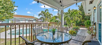 Charming Bungalow w/ Pool in North Palm Beach
