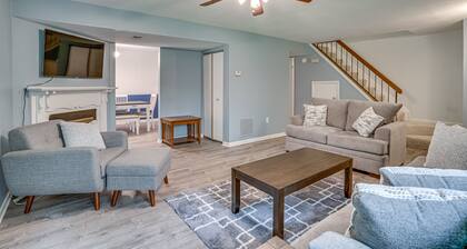 4BR Cozy Townhome - Burke's Hidden Gem!