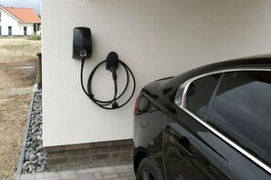 Unclassified image, 3 of 38, button