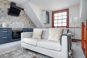 Télévision, chaîne hi-fi