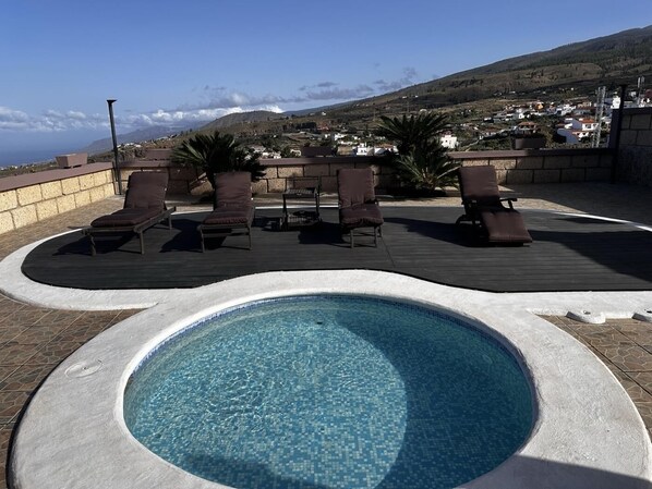 Baignoire à remous extérieure