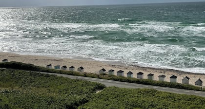 Cosy beach house close to the sea