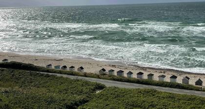 Cosy beach house close to the sea