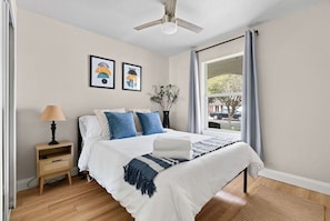 4 bedrooms, desk, iron/ironing board, WiFi