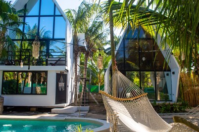 Cafe cabin, Only adults