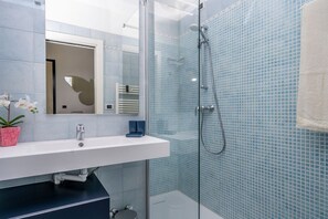 Dusche, Bidet, Toilettenpapier