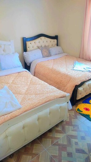 3 bedrooms, iron/ironing board, WiFi, bed sheets