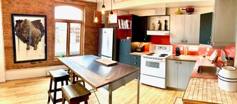 Stylish 2-bedroom apartment in a trendy neighborhood