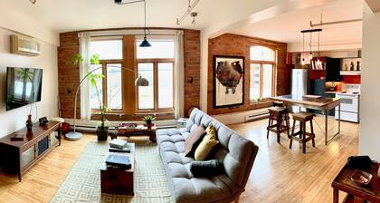 Stylish 2-bedroom apartment in a trendy neighborhood