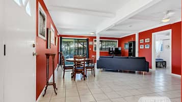 Comfort House | Living area | 20-inch flat-screen TV with satellite channels, TV