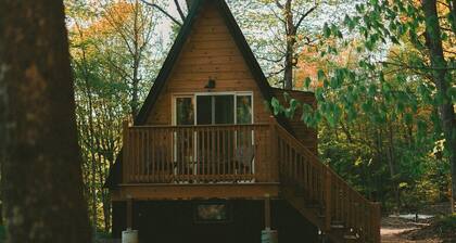 The A-Frame on Pudding Hill - Wood Burning Cedar Hot tub!