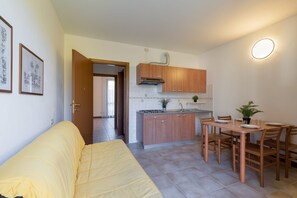 Interior - Porto Letizia Puccini 6, Porlezza, Italy (Porlezza)