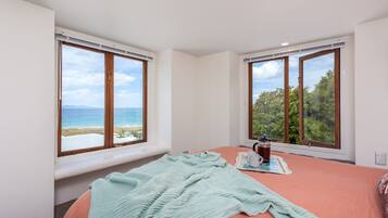 1 bedroom, desk, free WiFi, bed sheets