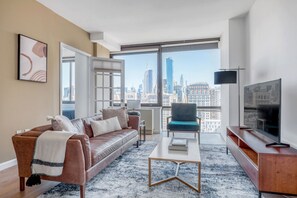 TV, stereo - Gorgeous Union Square 1BR w/ Sundeck Level next to Subway by Blueground (Midtown)