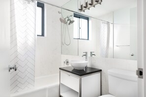 Hair dryer, towels - Hip Gramercy Park 1BR w/ Gym, W/D, nr. Central Park, by Blueground (Downtown)