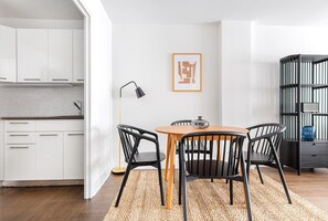 Dining - Gorgeous UES 1BR w/ Doorman, Elevator, Gym, walk to park, by Blueground (Uptown)