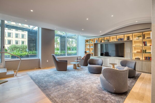 Interior - Charming Flatiron 1BR w/ Gym, Doorman, near USQ, train, by Blueground (New York)