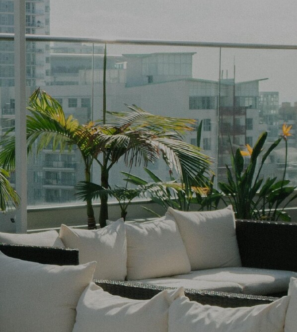 Interior - Chic Chelsea 1BR w/ Doorman, Elevator, near High Line, by Blueground (Downtown)