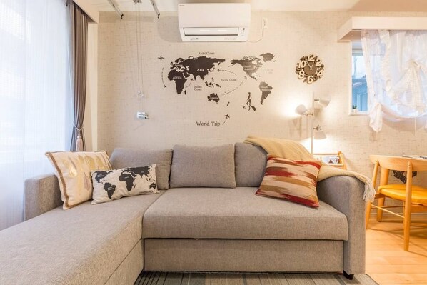 Living area - Walk to Ueno & Akiba, 5mins to Station, Free Wifi, Max 8 Ppl (Taito City)
