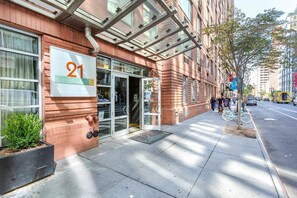 Exterior detail - Trendy Chelsea 1BR w/ Doorman & Gym, walk to High Line, by Blueground (Downtown)